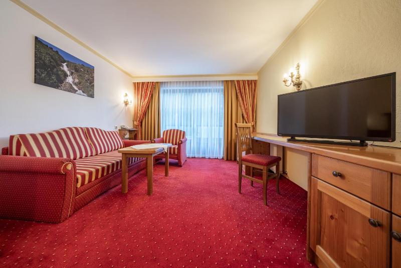 Large Double Room image 1