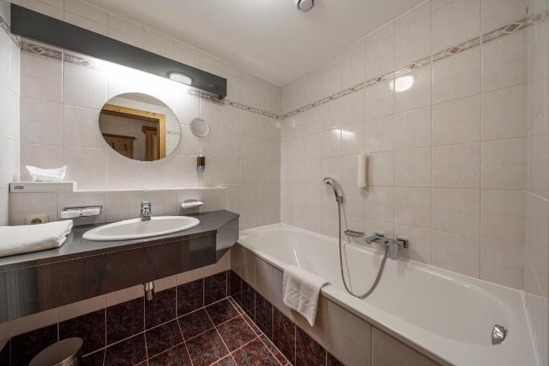 Large Double Room image 2