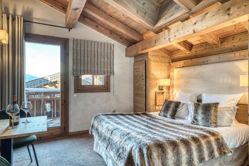 Double Room with Balcony image 3