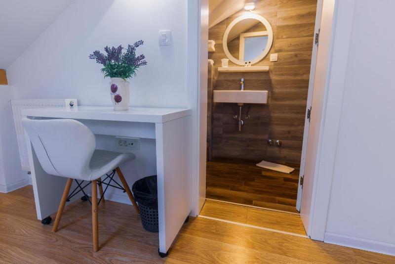 Economy Double or Twin Room - Ground Floor image 3
