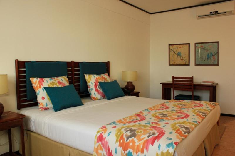 Deluxe Double or Twin Room image 2