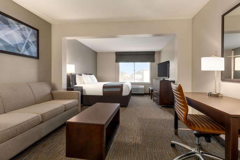 King Room - Non-Smoking image 3