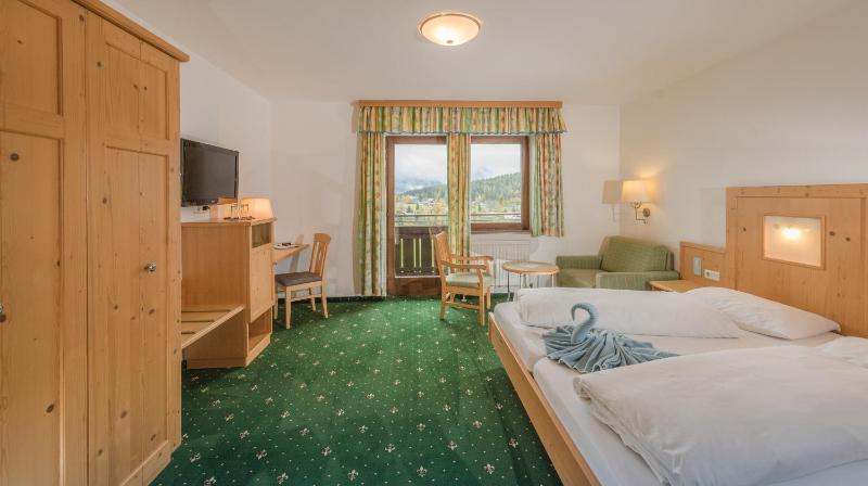 Comfort Double Room with Balcony image 3