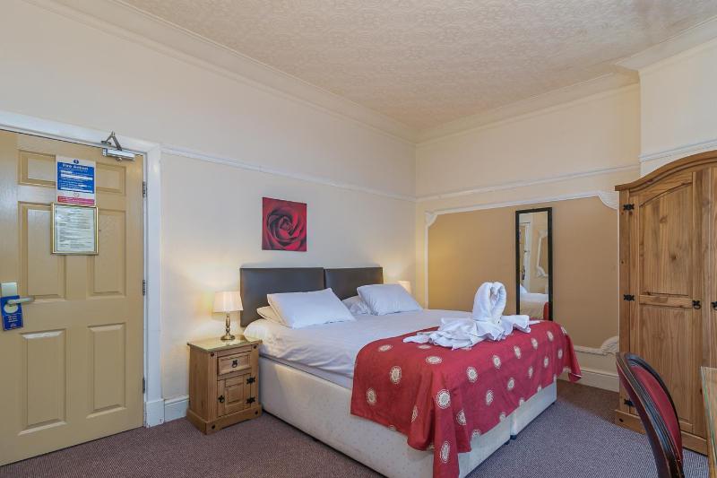 Deluxe Double with Balcony & Sea View image 1