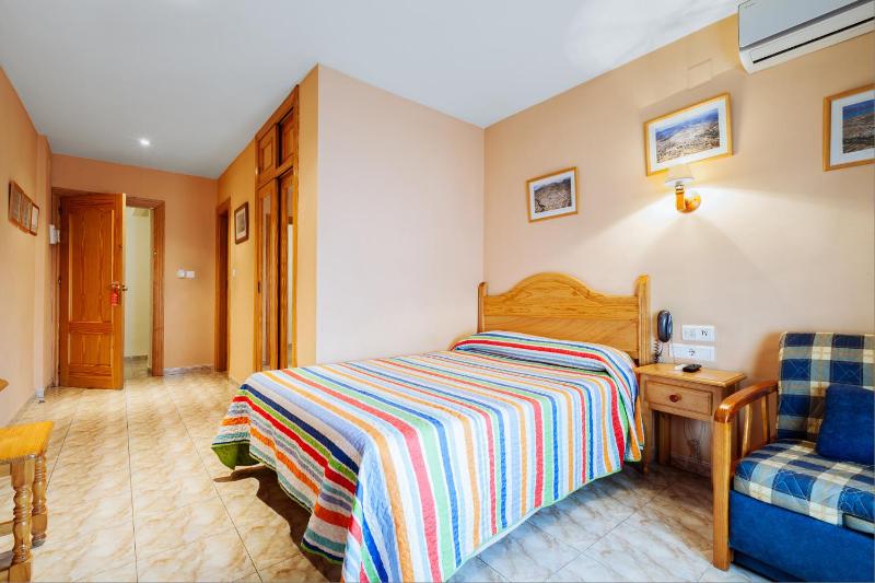 Double or Twin Room image 3