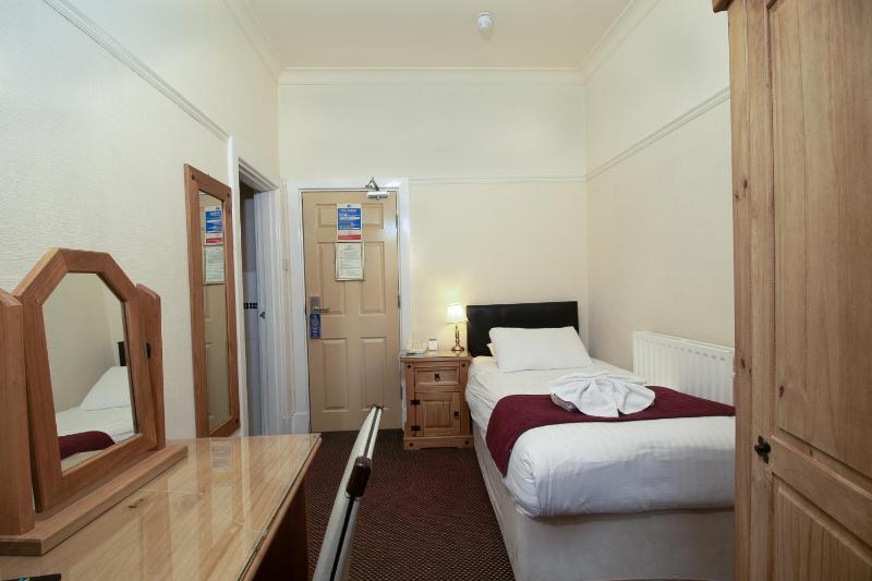 Standard Single Room image 1