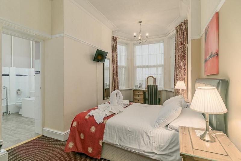 Standard Double Room image 1