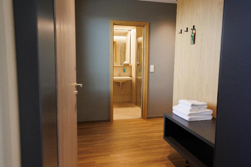 Small Double or Twin Room image 3