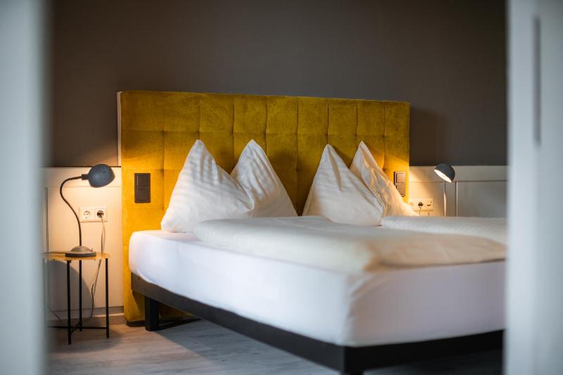 Superior Double Room with Park View image 1