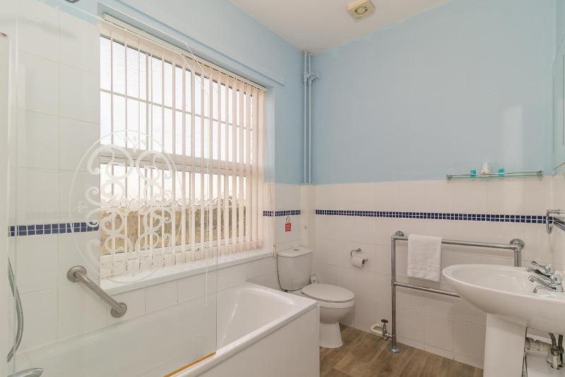 Executive Double with Balcony & Sea View image 4