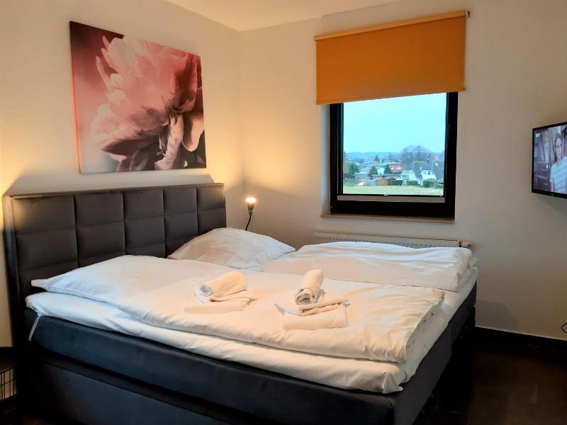 One-Bedroom Apartment 244 image 3