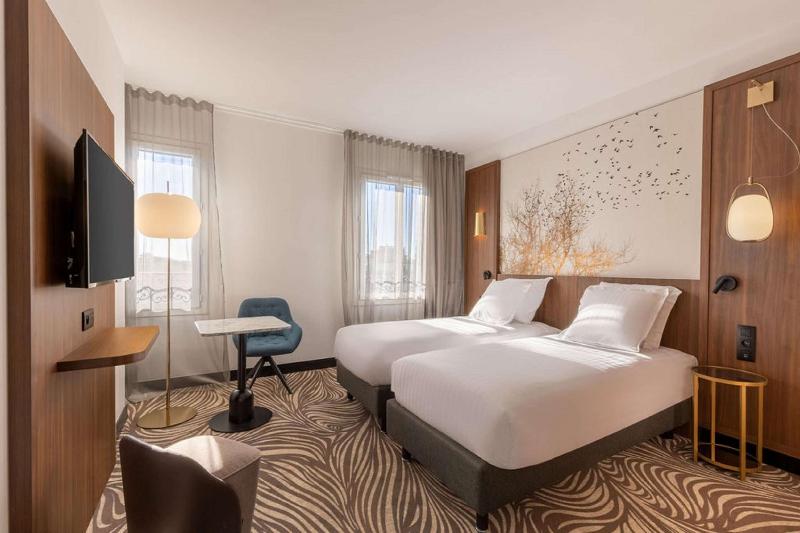 Superior Twin Room image 1