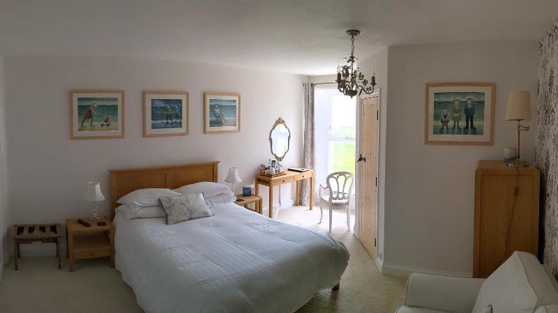 Double Room with Sea View image 3