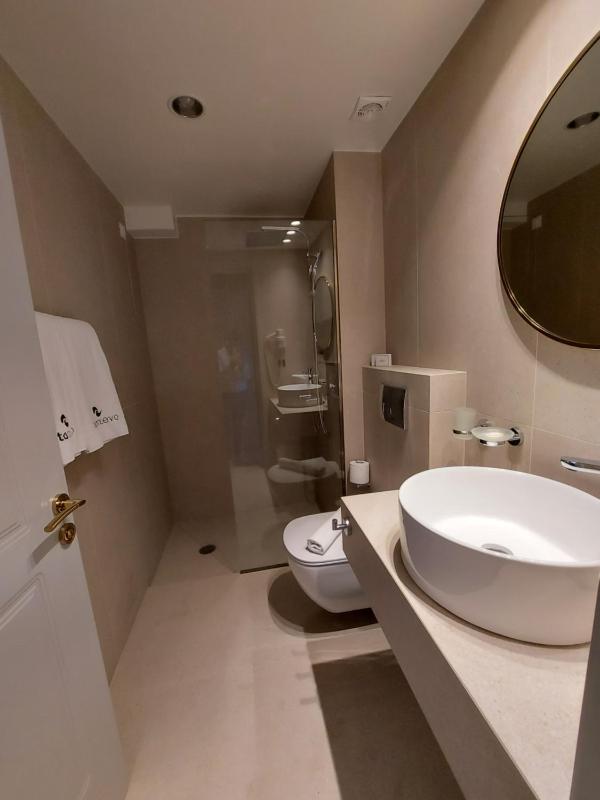 Double Room with Sea View image 2