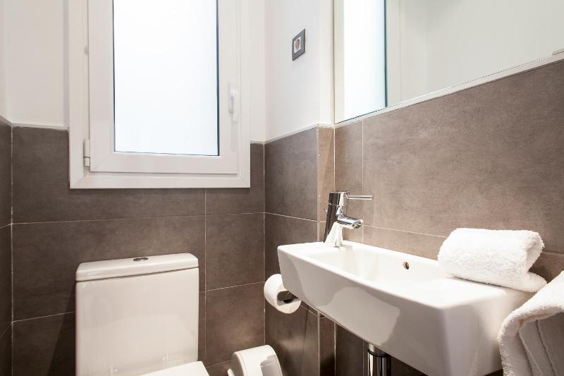 Two-Bedroom Apartment with Terrace image 2