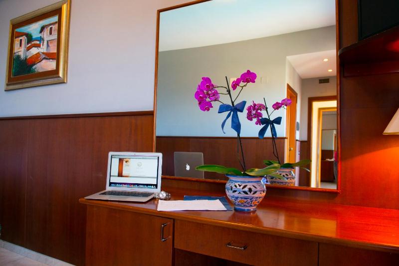 Single Room image 1