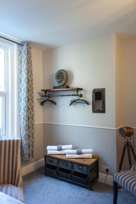 Deluxe King Room image 4