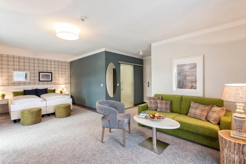 Junior Suite with View of the Golf Course image 1