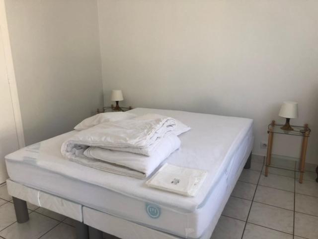 Two-Bedroom House image 3