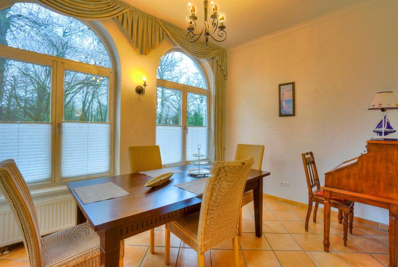 Holiday Apartment (2 Adults + 2 Children) image 1