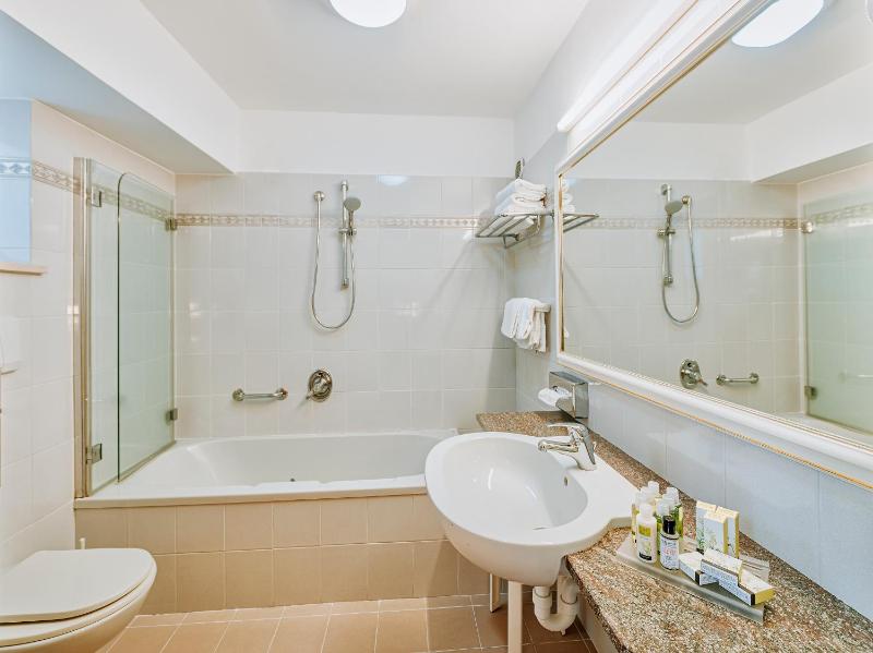 Triple Room image 2