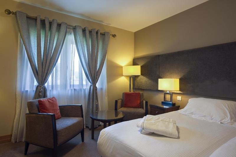 Standard Double Room image 3