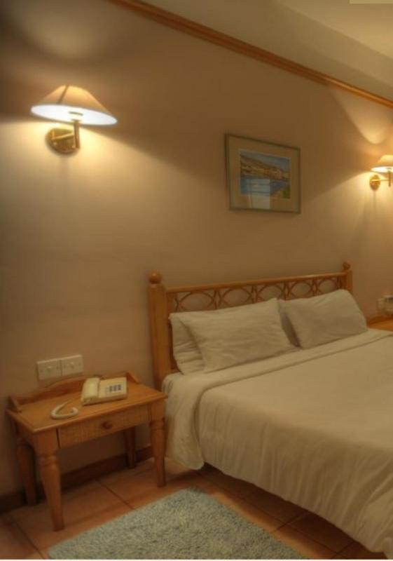 Double or Twin Room with Courtyard View image 4