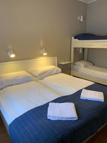 Double Room with Extra Beds image 1