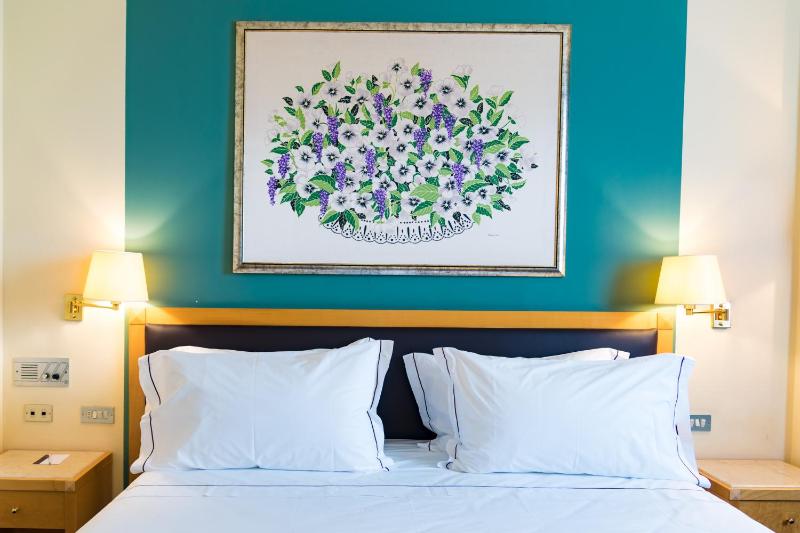 Classic Double or Twin Room image 1