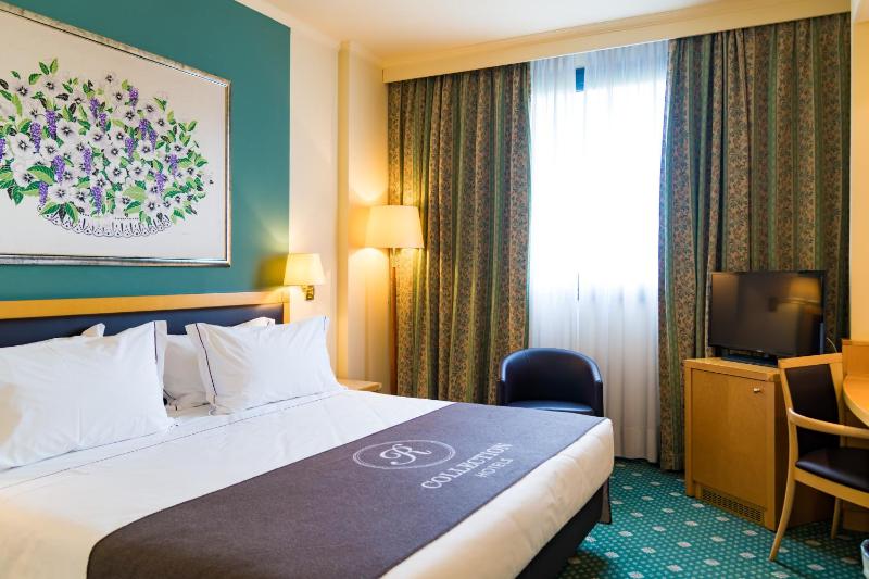 Classic Double or Twin Room image 4