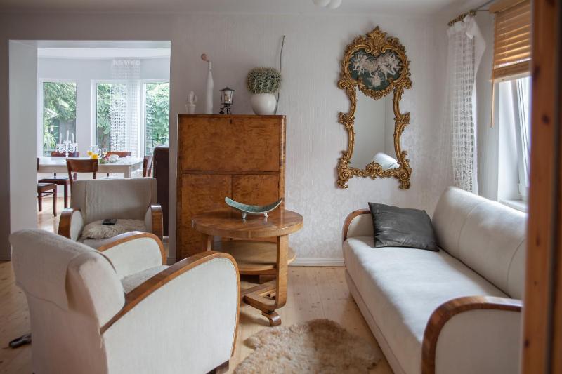 Five-Bedroom House with Sauna image 3