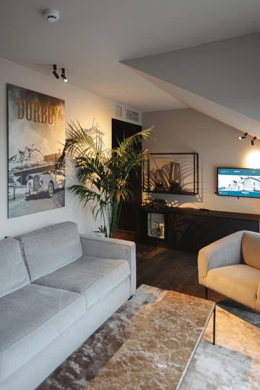 Executive Suite image 2