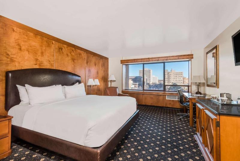 The Antlers a Wyndham Hotel - image 6