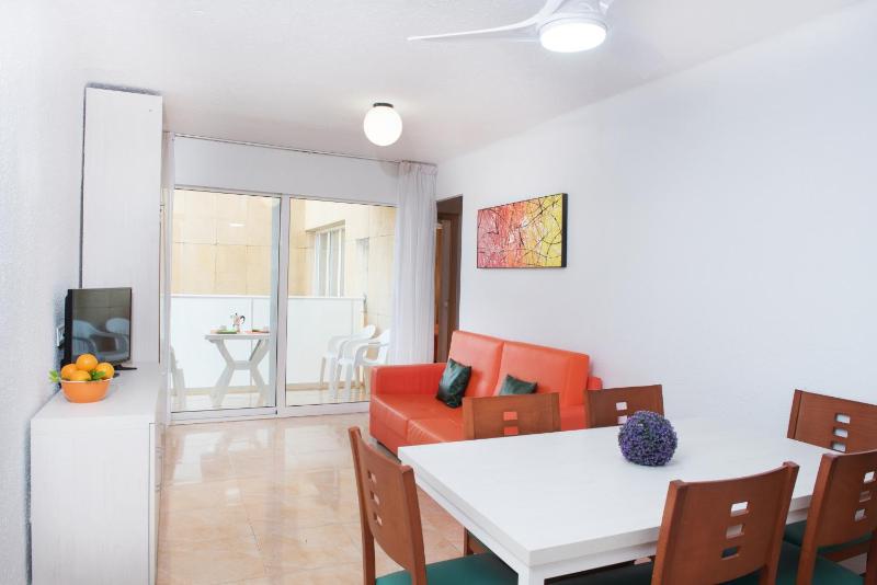 Three-Bedroom Apartment (4 Adults + 2 Children) image 3