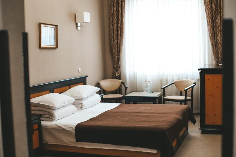 Twin Room image 1