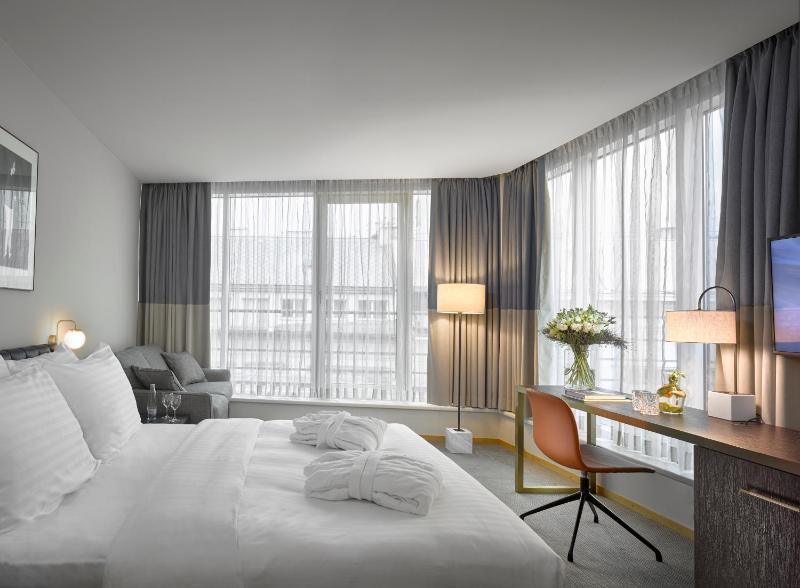 Deluxe Terrace image 1