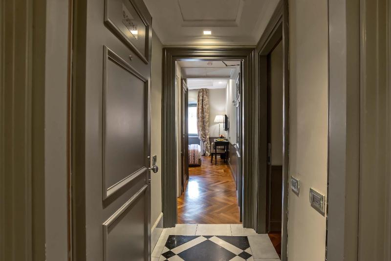 Luxury Family Suite image 3