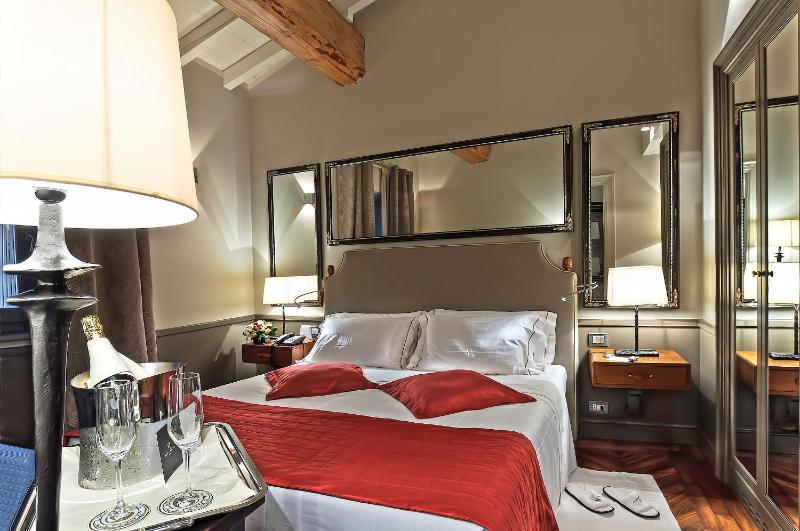 Superior Double Room image 2