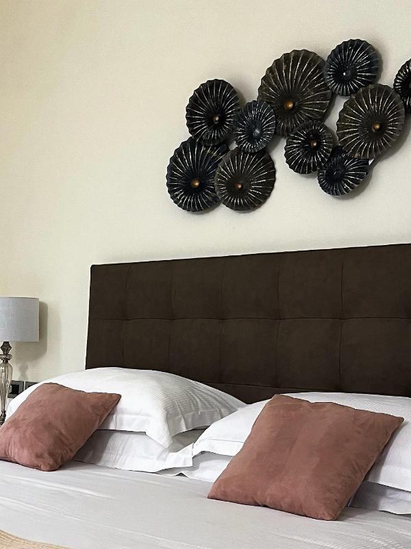 Double Room with Extra Bed image 1