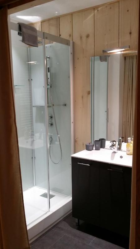 Deluxe Quadruple Room image 2