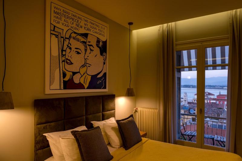 Deluxe Double Room with Balcony and Sea View image 3