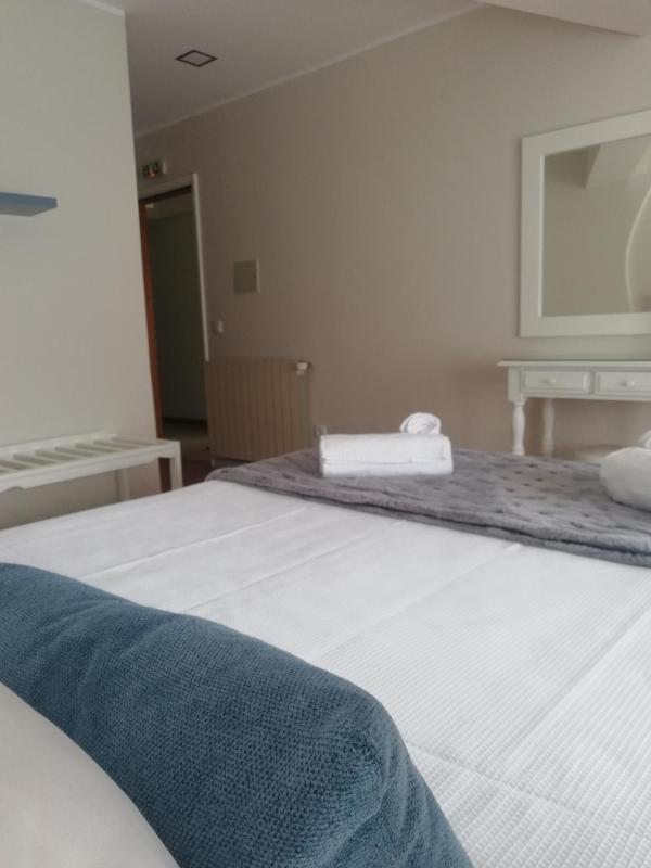 Large Double Room image 4