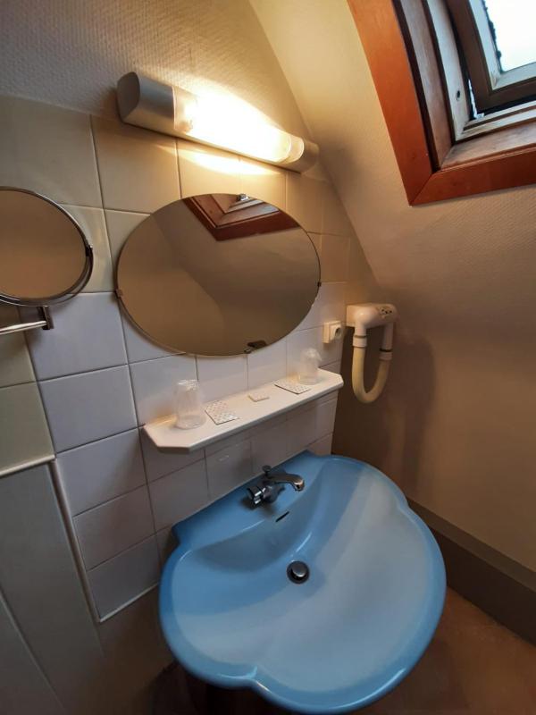 family Room (6 Adults + 1 Child) image 2