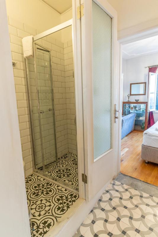 Studio Apartment with Sea View image 2