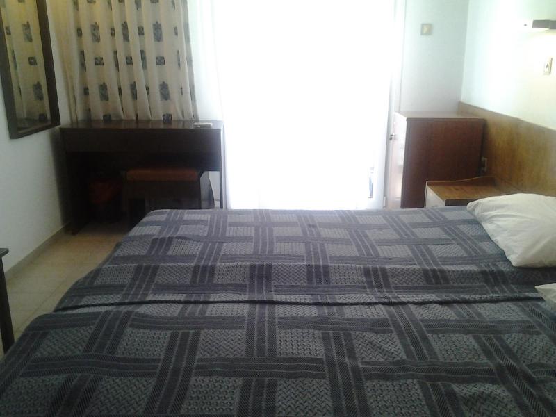 Twin Room with Mountain View image 2