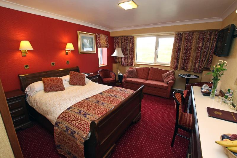 Double Room image 3