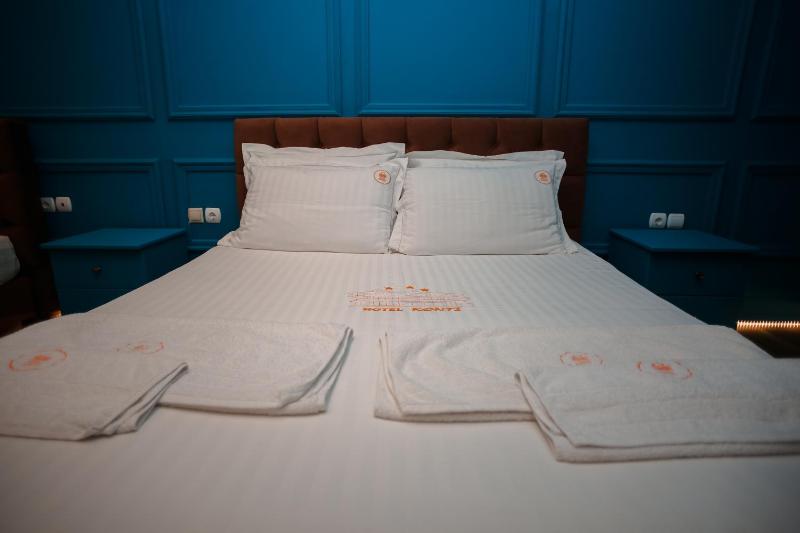 Double Room image 1