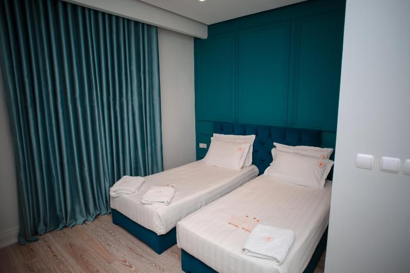 Twin Room image 1