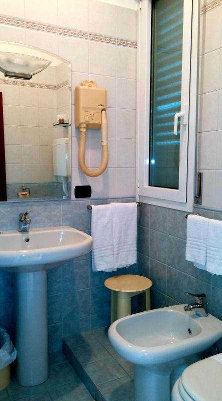 Economy Single Room image 2