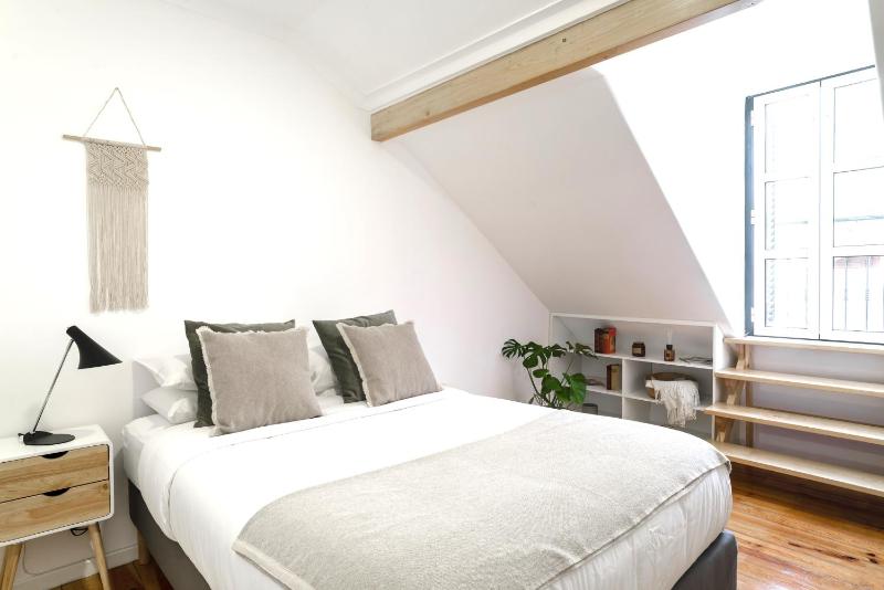 City Escape- Apartment In a Quiet Corner of the City Images